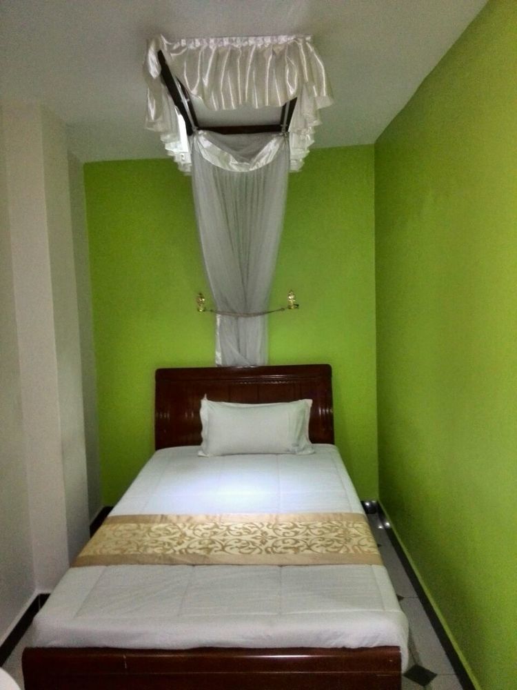 La Grande Hotel Kampala Buitenkant foto
