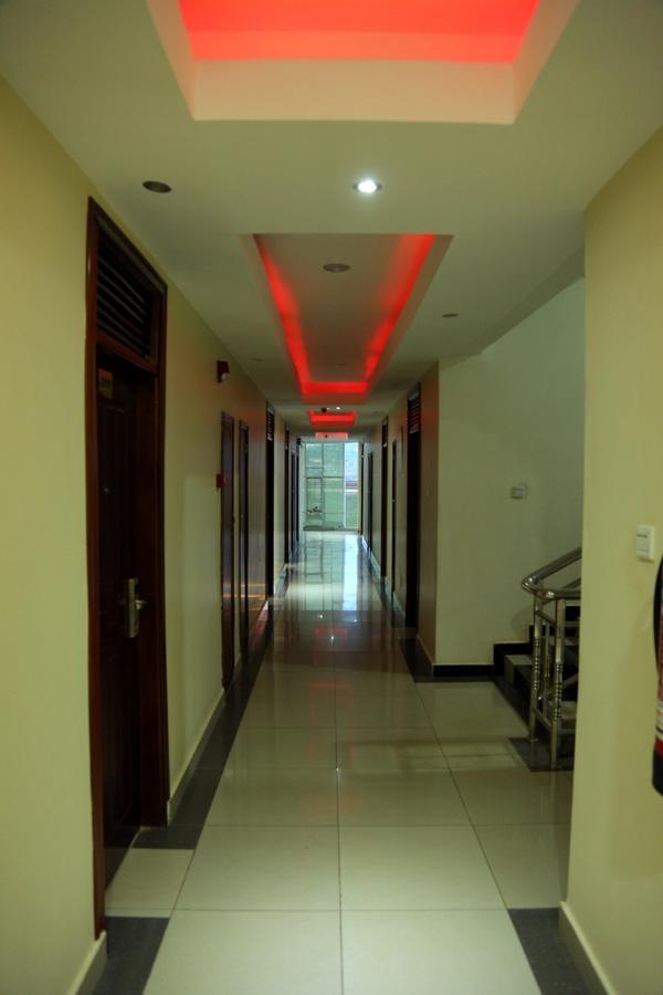 La Grande Hotel Kampala Buitenkant foto